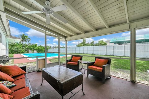 Villa ou maison à vendre à Cutler Bay, Floride: 4 chambres, 185.99 m2 № 1948308 - photo 14