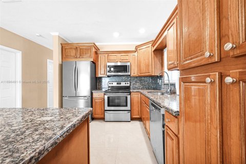 Villa ou maison à vendre à Cutler Bay, Floride: 4 chambres, 185.99 m2 № 1948308 - photo 8
