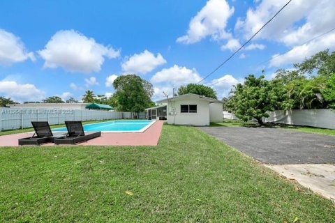 Casa en venta en Cutler Bay, Florida, 4 dormitorios, 185.99 m2 № 1948308 - foto 21