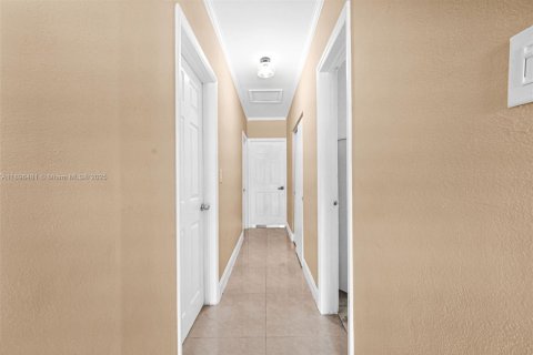 Villa ou maison à vendre à Cutler Bay, Floride: 4 chambres, 185.99 m2 № 1948308 - photo 10