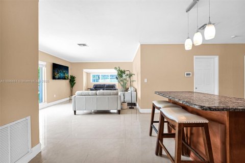 Villa ou maison à vendre à Cutler Bay, Floride: 4 chambres, 185.99 m2 № 1948308 - photo 6