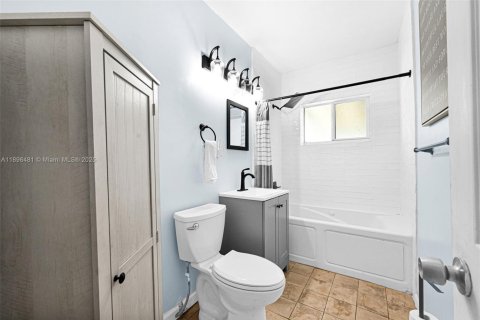 Villa ou maison à vendre à Cutler Bay, Floride: 4 chambres, 185.99 m2 № 1948308 - photo 11