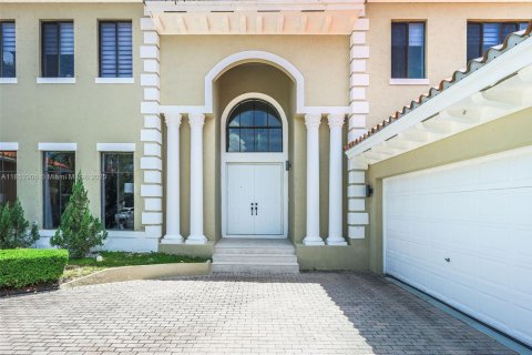 House in Cutler Bay, Florida 5 bedrooms, 369.94 sq.m. № 1871364 - photo 6