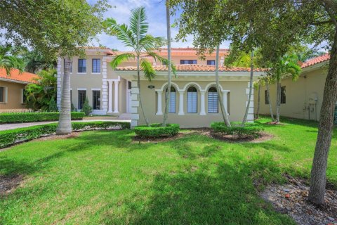 House in Cutler Bay, Florida 5 bedrooms, 369.94 sq.m. № 1871364 - photo 4
