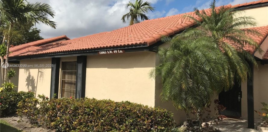 Condo in Miami, Florida, 2 bedrooms № 1964223