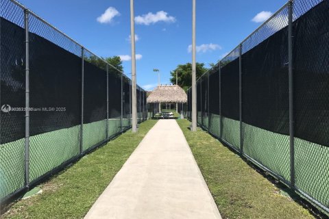 Condo in Miami, Florida, 2 bedrooms № 1964223 - photo 20