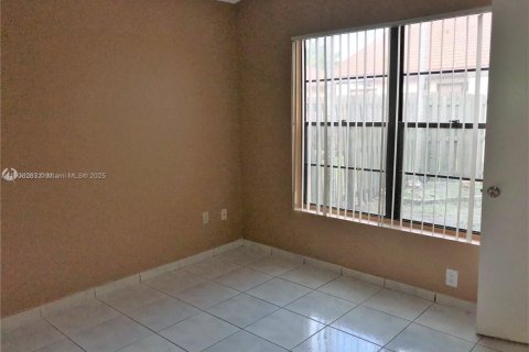 Condo in Miami, Florida, 2 bedrooms № 1964223 - photo 7