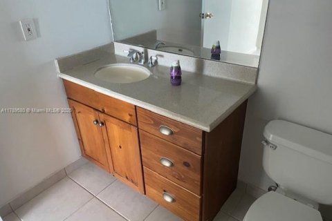 Condo in Miami, Florida, 1 bedroom  № 1941882 - photo 5