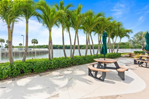 Condo in Sunny Isles Beach, Florida, 1 bedroom  № 1862109 - photo 30