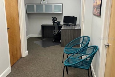 Commercial property in Orlando, Florida 3867.52 sq.m. № 1848007 - photo 3