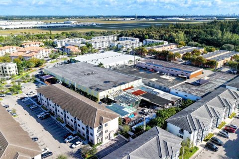 Immobilier commercial à vendre à Hialeah, Floride № 2060302 - photo 8