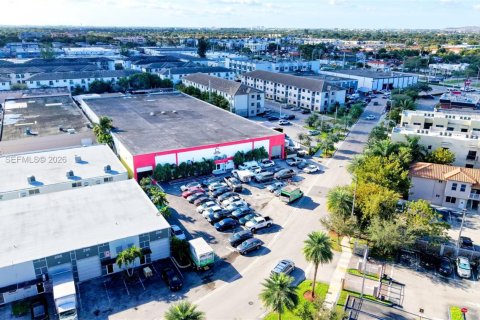 Immobilier commercial à vendre à Hialeah, Floride № 2060302 - photo 3