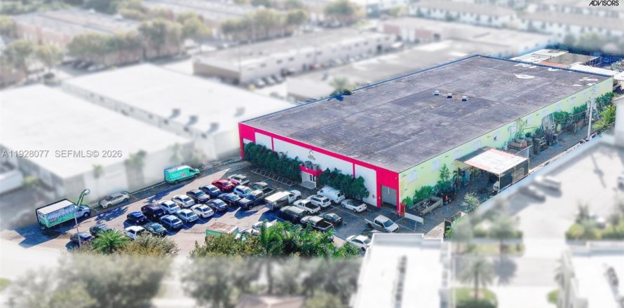 Immobilier commercial à Hialeah, Floride № 2060302