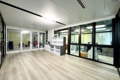 Immobilier commercial à vendre à Hialeah, Floride № 2060302 - photo 28