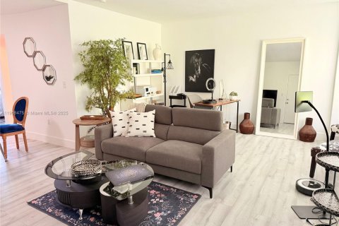 Copropriété à louer à Miami Beach, Floride: 1 chambre, 65.03 m2 № 1964317 - photo 7