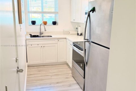 Copropriété à louer à Miami Beach, Floride: 1 chambre, 65.03 m2 № 1964317 - photo 16