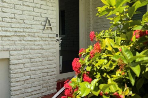 Copropriété à louer à Miami Beach, Floride: 1 chambre, 65.03 m2 № 1964317 - photo 4