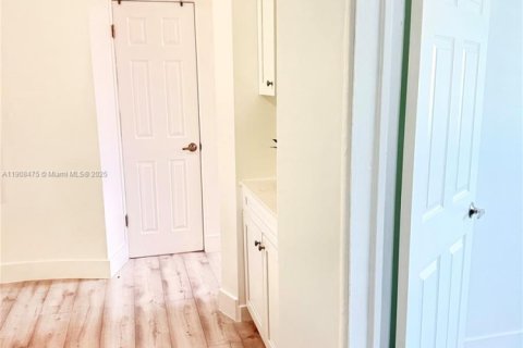 Copropriété à louer à Miami Beach, Floride: 1 chambre, 65.03 m2 № 1964317 - photo 14