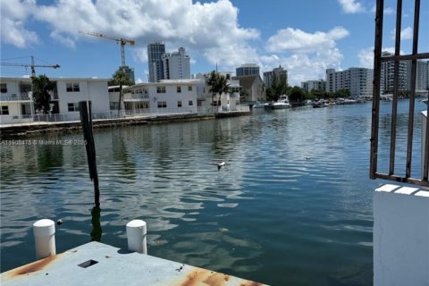 Copropriété à louer à Miami Beach, Floride: 1 chambre, 65.03 m2 № 1964317 - photo 28