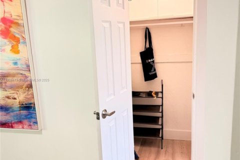 Copropriété à louer à Miami Beach, Floride: 1 chambre, 65.03 m2 № 1964317 - photo 13