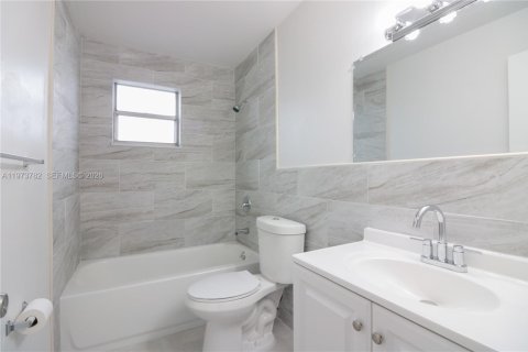 Appartement à louer à Hallandale Beach, Floride: 1 chambre, 60.39 m2 № 2034139 - photo 8