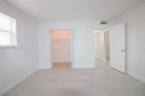 Appartement à louer à Hallandale Beach, Floride: 1 chambre, 60.39 m2 № 2034139 - photo 11