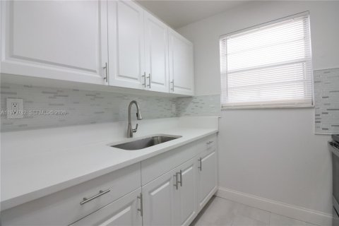 Appartement à louer à Hallandale Beach, Floride: 1 chambre, 60.39 m2 № 2034139 - photo 6