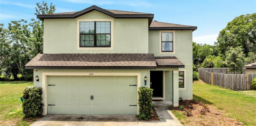 House in DeLand, Florida 3 bedrooms, 156.17 sq.m. № 1740935