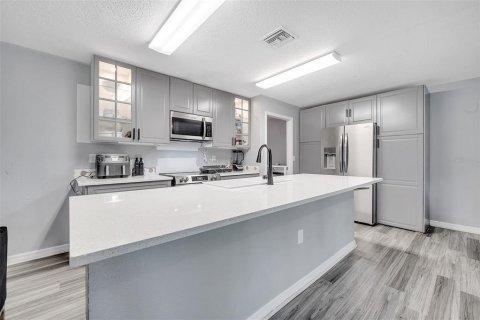 House in DeLand, Florida 3 bedrooms, 156.17 sq.m. № 1740935 - photo 15