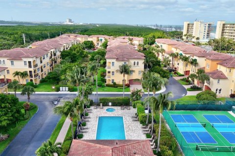 Townhouse in Jensen Beach, Florida 4 bedrooms, 194.82 sq.m. № 2082115 - photo 21