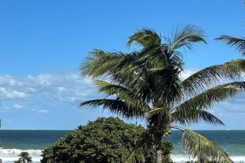 Townhouse in Jensen Beach, Florida 4 bedrooms, 194.82 sq.m. № 2082115