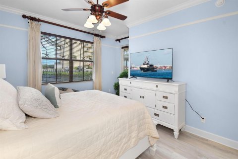 Townhouse in Jensen Beach, Florida 4 bedrooms, 194.82 sq.m. № 2082115 - photo 16