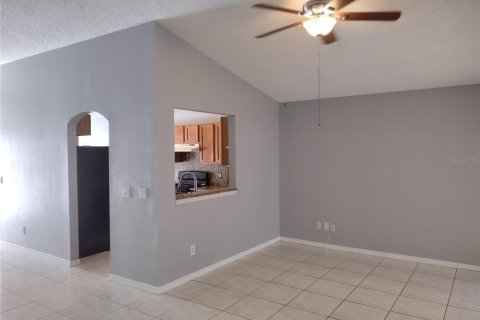 House in Orlando, Florida 3 bedrooms, 134.71 sq.m. № 2100221 - photo 9