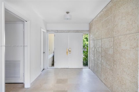 Casa en alquiler en North Bay Village, Florida, 3 dormitorios, 215.9 m2 № 2055598 - foto 12