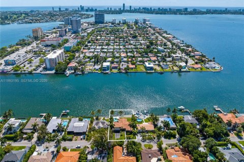 Casa en alquiler en North Bay Village, Florida, 3 dormitorios, 215.9 m2 № 2055598 - foto 7