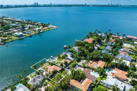 Casa en alquiler en North Bay Village, Florida, 3 dormitorios, 215.9 m2 № 2055598 - foto 4