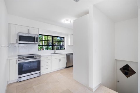 Casa en alquiler en North Bay Village, Florida, 3 dormitorios, 215.9 m2 № 2055598 - foto 16