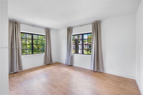 Casa en alquiler en North Bay Village, Florida, 3 dormitorios, 215.9 m2 № 2055598 - foto 29