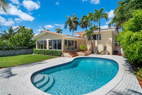 Casa en alquiler en North Bay Village, Florida, 3 dormitorios, 215.9 m2 № 2055598 - foto 24