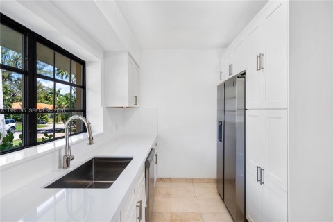 Casa en alquiler en North Bay Village, Florida, 3 dormitorios, 215.9 m2 № 2055598 - foto 17