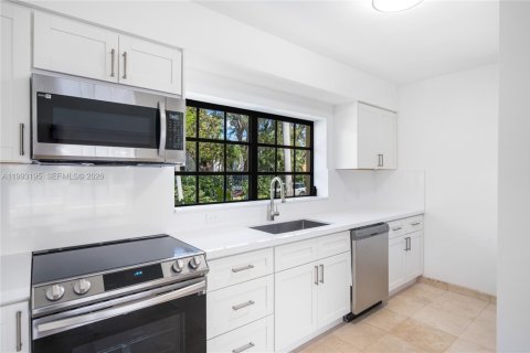 Casa en alquiler en North Bay Village, Florida, 3 dormitorios, 215.9 m2 № 2055598 - foto 18