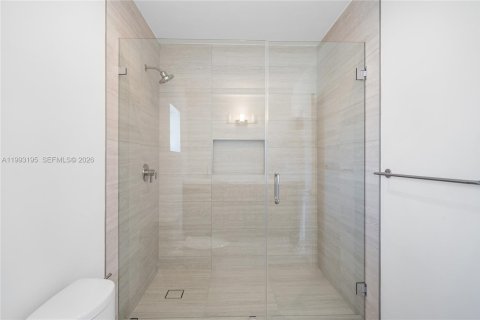 Casa en alquiler en North Bay Village, Florida, 3 dormitorios, 215.9 m2 № 2055598 - foto 23