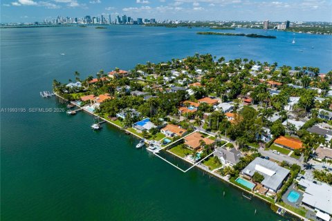 Casa en alquiler en North Bay Village, Florida, 3 dormitorios, 215.9 m2 № 2055598 - foto 6