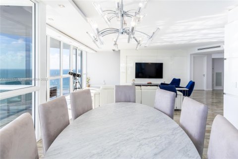 Condo in Sunny Isles Beach, Florida, 4 bedrooms  № 1945440 - photo 10