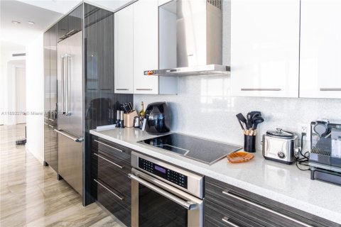 Condo in Sunny Isles Beach, Florida, 4 bedrooms  № 1945440 - photo 21