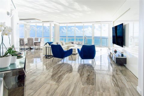 Condo in Sunny Isles Beach, Florida, 4 bedrooms  № 1945440 - photo 3