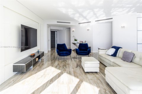 Condo in Sunny Isles Beach, Florida, 4 bedrooms  № 1945440 - photo 6