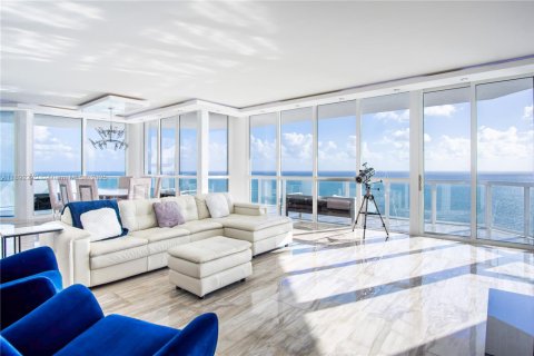 Condo in Sunny Isles Beach, Florida, 4 bedrooms  № 1945440 - photo 2