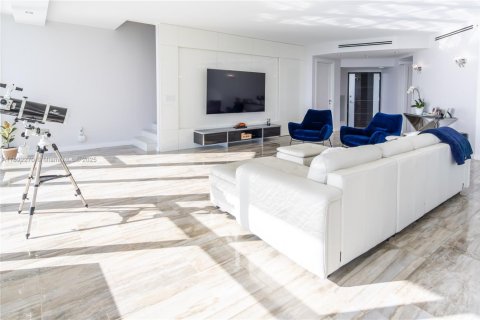 Condo in Sunny Isles Beach, Florida, 4 bedrooms  № 1945440 - photo 5