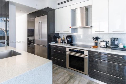 Condo in Sunny Isles Beach, Florida, 4 bedrooms  № 1945440 - photo 15